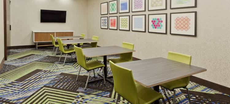 费耶特维尔智选假日快捷套房酒店(Holiday Inn Express & Suites Fayetteville)图片