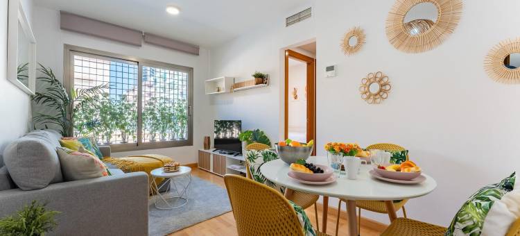 马拉加可住4人配有停车位的城市公寓(City apartment for 4 with parking, Malaga)图片