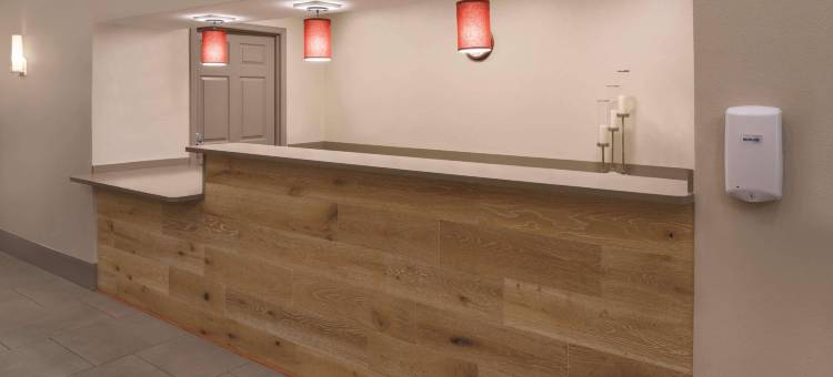 丽笙乡村套房酒店-爱荷华州滑铁卢(Country Inn & Suites by Radisson, Waterloo, IA)图片