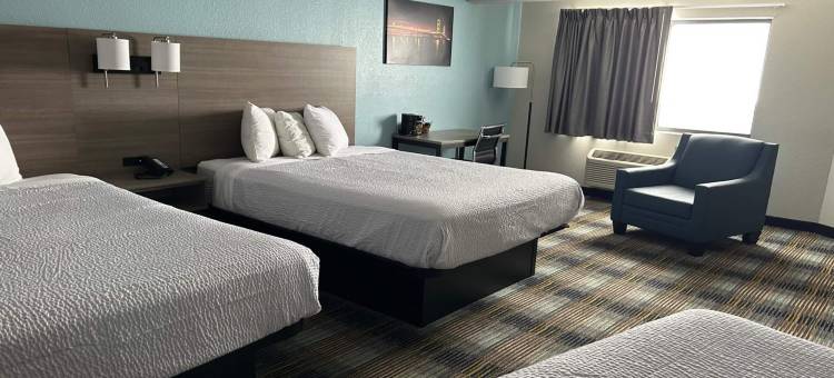 圣伊格纳斯湖滨AmericInn酒店(AmericInn by Wyndham Saint Ignace Lakefront)图片