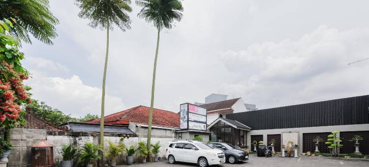 红多兹伊斯兰酒店-近占碑图古朱安(RedDoorz Syariah Near Tugu Juang Jambi)图片