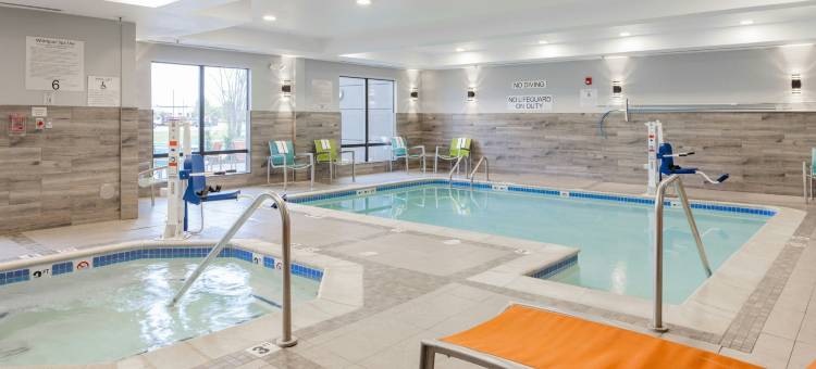 马斯基根诺顿海岸万豪国际万枫酒店及套房(Fairfield Inn & Suites by Marriott Muskegon Norton Shores)图片