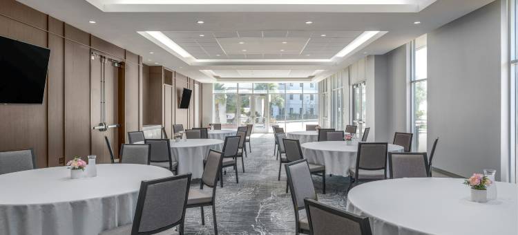 阿拉梅达奥克兰机场希尔顿惠庭酒店(Home2 Suites by Hilton Alameda Oakland Airport)图片