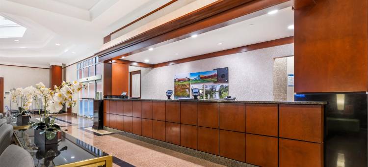 圣路易斯-近森林公园德鲁里套房酒店(Drury Inn & Suites St. Louis Forest Park)图片