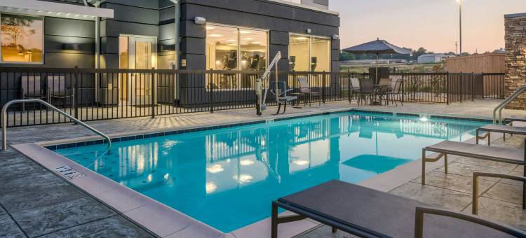 艾伯特维尔万枫酒店及套房(Fairfield Inn & Suites Albertville)图片