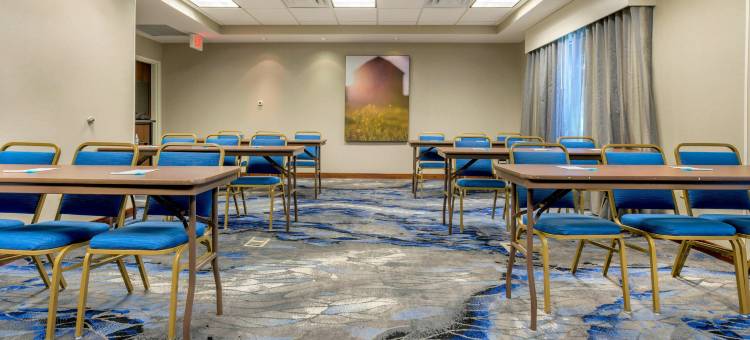 斯利珀里罗克万枫酒店及套房(Fairfield Inn & Suites Slippery Rock)图片