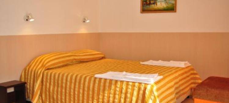 Family Hotel Daf图片