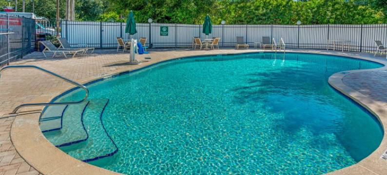 坦帕布兰顿西拉昆塔温德姆套房酒店(La Quinta Inn & Suites by Wyndham Tampa Brandon West)图片