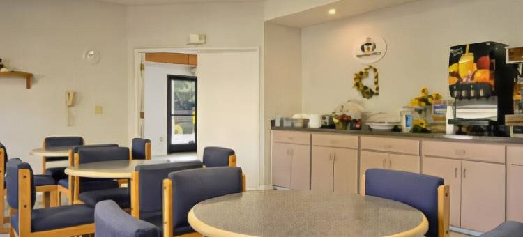 弗雷斯诺近大学凯艺酒店(Quality Inn Fresno Near University)图片