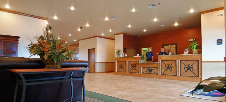 布里奇波特伊克诺旅馆套房酒店(Econo Lodge Inn & Suites Bridgeport)图片