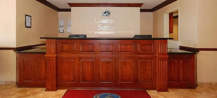 米尔瓦基西北公园广场智选假日套房酒店(Holiday Inn Express & Suites Milwaukee NW – Park Place)图片