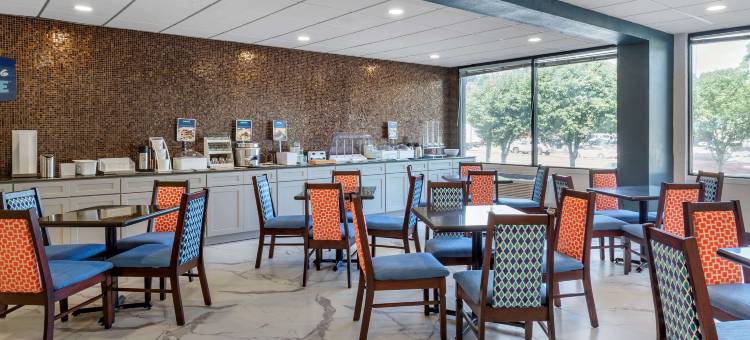 罗利市中心凯隆波因特酒店(Clarion Pointe Raleigh Midtown)图片