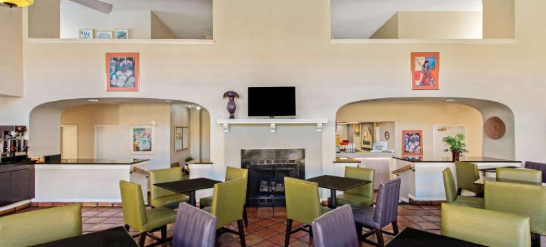 拉斯克鲁塞斯梅西亚谷拉昆塔温德姆酒店(La Quinta Inn by Wyndham Las Cruces Mesilla Valley)图片