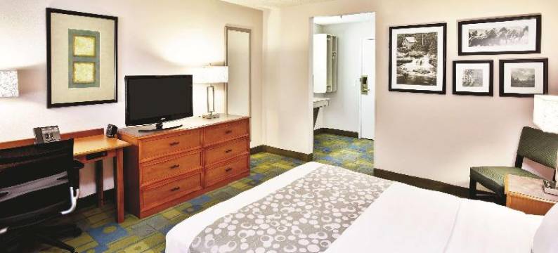 伯明翰因弗内斯拉昆塔温德姆酒店(La Quinta Inn by Wyndham Birmingham - Inverness)图片