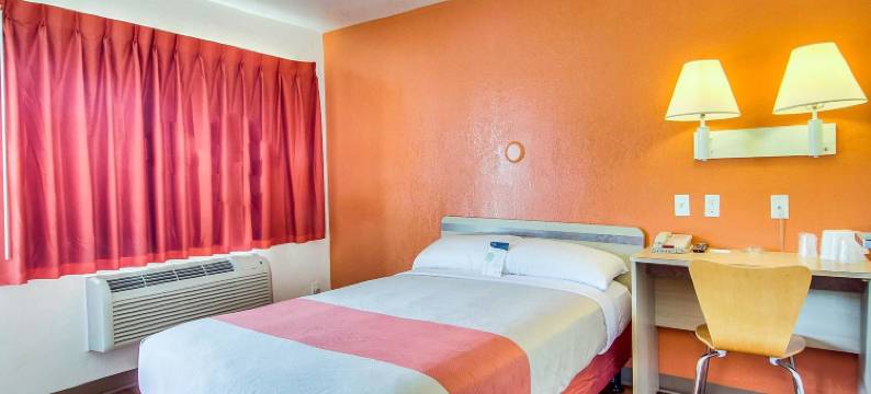 杰克逊维尔橙园6号汽车旅馆(Motel 6 Jacksonville, FL - Orange Park)图片