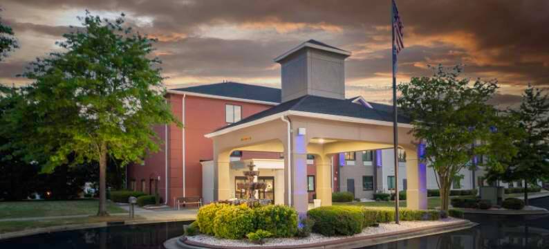 Holiday Inn Express 克莱顿(东南罗利)(Holiday Inn Express CLAYTON (SE RALEIGH) by IHG)图片