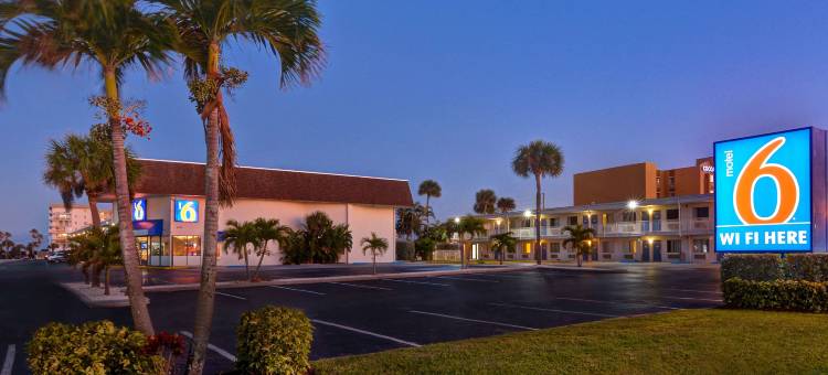 可可比奇海滩6号汽车旅馆(Motel 6 Cocoa Beach, FL)图片