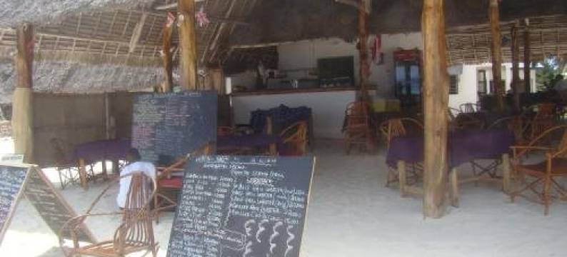 塔巴萨姆海滩简易别墅和餐厅(Tabasam Beach Bungalow & Restaurant)图片