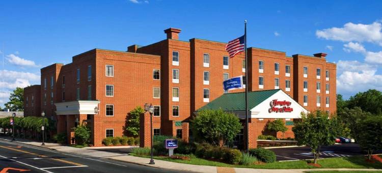 夏洛茨维尔大学欢朋套房酒店(Hampton Inn & Suites Charlottesville-at the University)图片