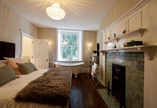 Old Bank Apartments Hotel Overview