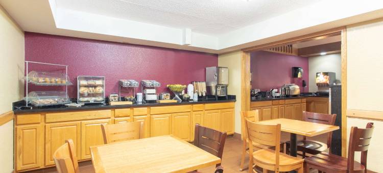 埃尔克霍恩美吟温德姆酒店-近日内瓦湖(AmericInn by Wyndham Elkhorn Near Lake Geneva)图片