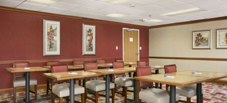 埃文斯维尔北-奥布斯坦温德姆呗盟套房酒店(Baymont by Wyndham Evansville North/Haubstadt)图片