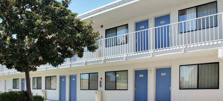 阿塔斯卡德罗6号汽车旅馆(Motel 6 Atascadero, CA)图片