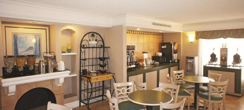 堪萨斯城雷內克萨拉昆塔温德姆酒店(La Quinta Inn by Wyndham Kansas City Lenexa)图片