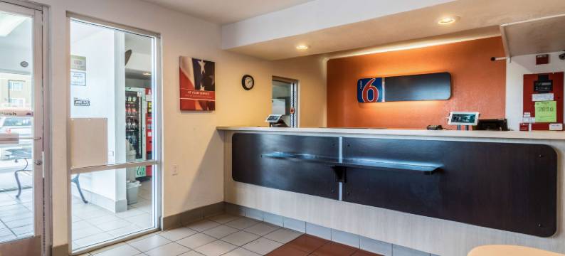 埃尔森特罗6号汽车旅馆(Motel 6 El Centro, CA)图片