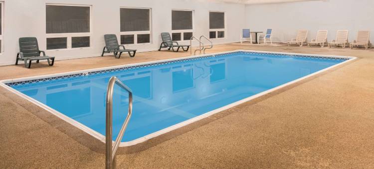 欧塞奇比奇奥扎克湖温德姆戴斯酒店(Days Inn by Wyndham Osage Beach Lake of the Ozarks)图片