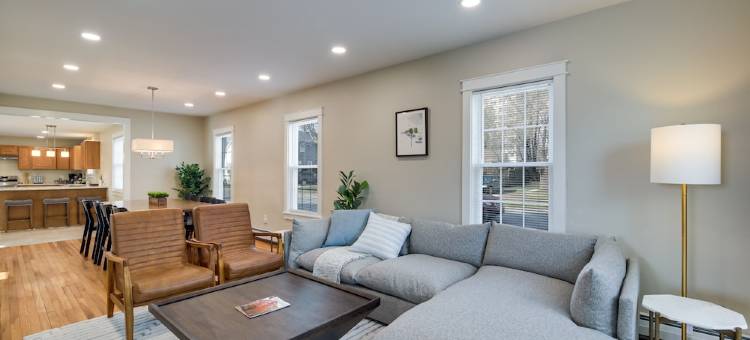 在卢特兰市中心更新的房子，靠近坡道(Updated Home in Heart of Rutland, Near Slopes)图片