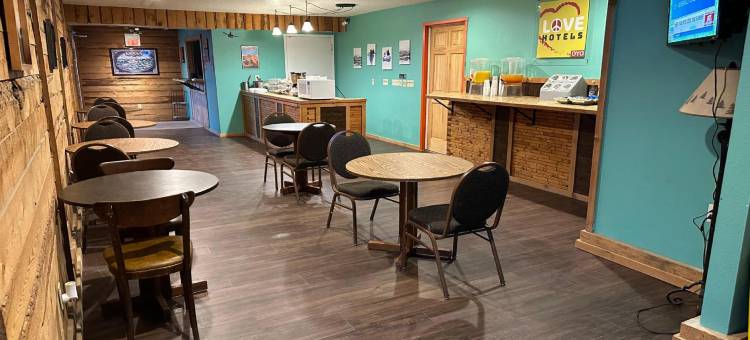 OYO 爱之酒店卡多卡在荒地南达科他州(Love Hotels Kadoka by OYO at Badlands SD)图片