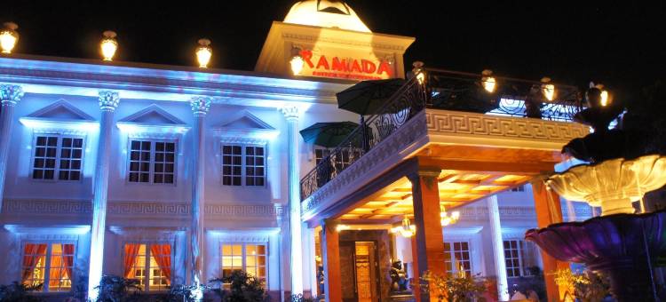 梭罗华美达套房酒店(Ramada Suites by Wyndham Solo)图片