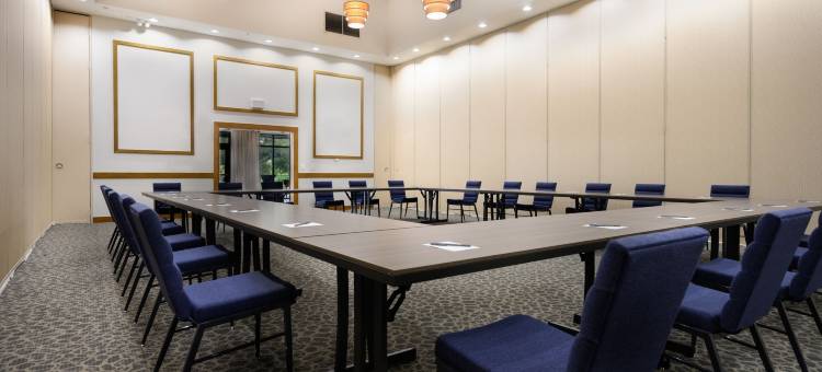 纽布朗费尔斯河村万怡酒店(Courtyard New Braunfels River Village)图片