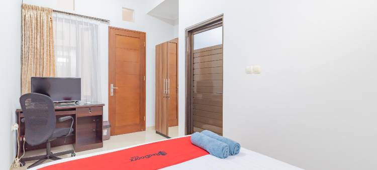 红门酒店-近基亚拉阿尔塔公园(Reddoorz Near Kiara Artha Park)图片