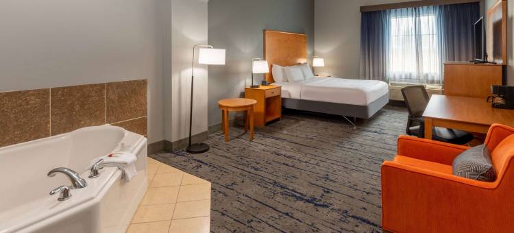 布里奇波特拉昆塔温德姆套房酒店(La Quinta Inn & Suites by Wyndham Bridgeport)图片