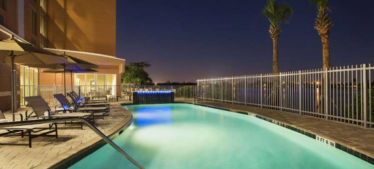 洲际酒店集团迈阿密机场蓝色泻湖区智选假日酒店(Holiday Inn Express Miami Airport-Blue Lagoon Area, an IHG Hotel)图片