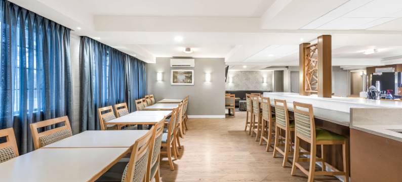 西方唐恩贝斯特韦斯特套房酒店(Best Western West Towne Suites)图片