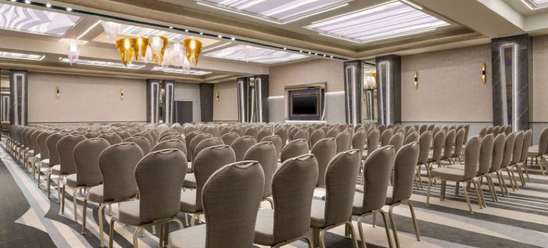 勒姆尼库沃尔恰温德姆华美达酒店(Ramada by Wyndham Ramnicu Valcea)图片