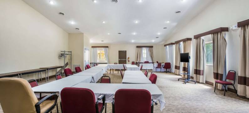 舒适套房酒店-费尔伯恩-近莱特帕特森空军基地(Comfort Inn & Suites Fairborn Near Wright Patterson AFB)图片