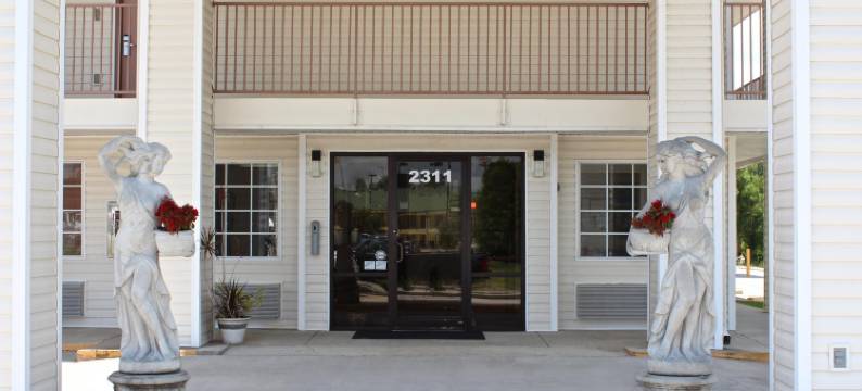 卡罗姆酒店 丹纳姆斯普林斯-巴吞鲁日(Carom Inn Denham Springs-BatonRouge)图片