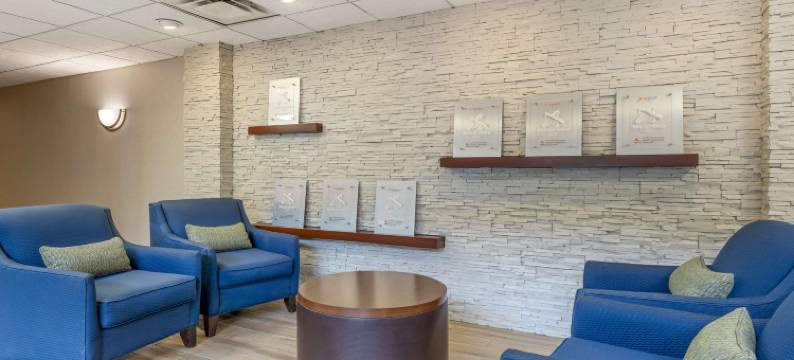 勒维尔坎伯兰舒适套房酒店(Comfort Inn & Suites LaVale - Cumberland)图片