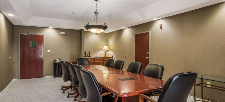 昆西 - 市中心凯艺套房酒店(Quality Inn & Suites Quincy - Downtown)图片