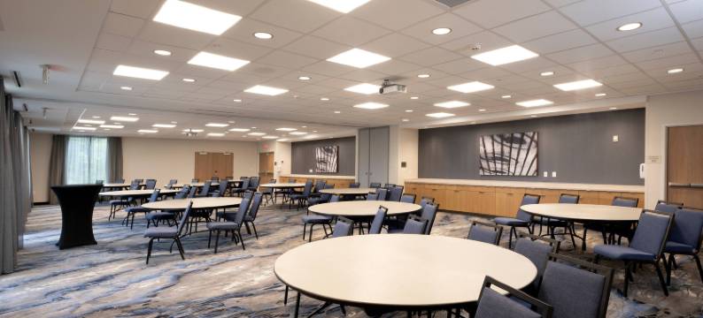 阿卡德尔菲亚万枫酒店及套房(Fairfield Inn & Suites Arkadelphia)图片