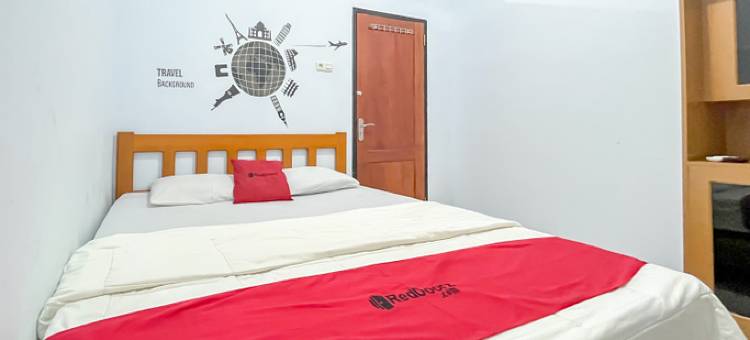 RedDoorz Syariah at Home Ampana Guest House Ampana Kota图片
