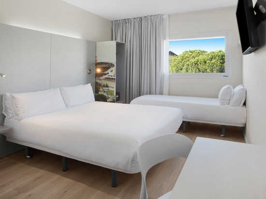 格拉诺莱斯民宿酒店