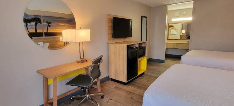 泰特斯维尔肯尼迪太空中心戴斯酒店(Days Inn by Wyndham Titusville Kennedy Space Center)图片