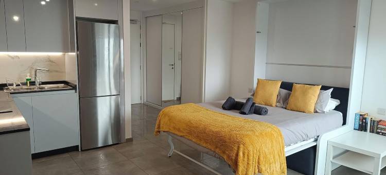 E1宽敞开间，海景和海滩景观，高楼层(E1 Spacious Studios, Sea and Beach Views, High Floor)图片