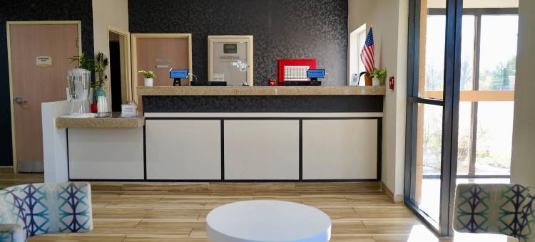 克拉丽奥酒店费尔伯恩 - 代顿近赖特帕特森(Clarion Inn Near Wright Patterson - Dayton)图片