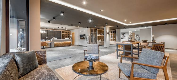 瓦尔斯纯粹度假村(AlpenParks Hotel & Apartment Arlberg Warth Mit Pool)图片